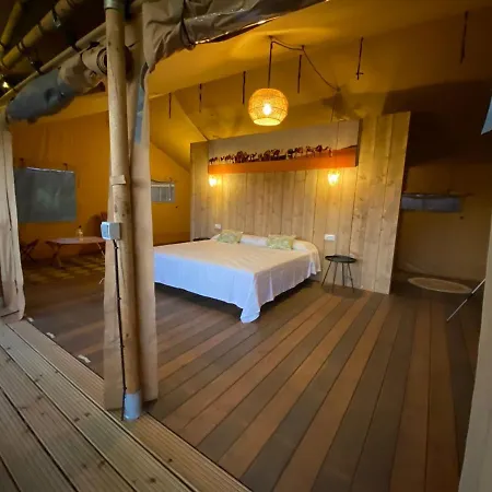 Luxe tent Glamping Vall De Codo Terrades