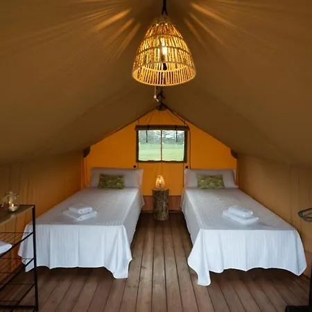 Luxe tent Glamping Vall De Codo Terrades